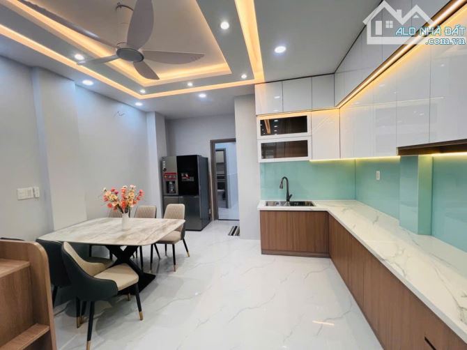 MUA 1 CĂN ĐƯỢC 2 CĂN - NHÀ QUẬN 7 MỚI XÂY, VÀO Ở NGAY - 9