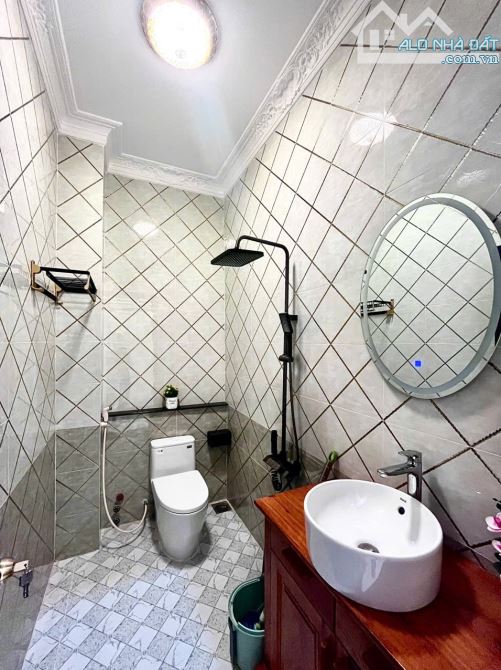 Nhà 1 Trệt 2 Lầu Mặt tiền đường Nguyễn Hiền - Trục thông NV Linh và Trần Hoàng Na - 9