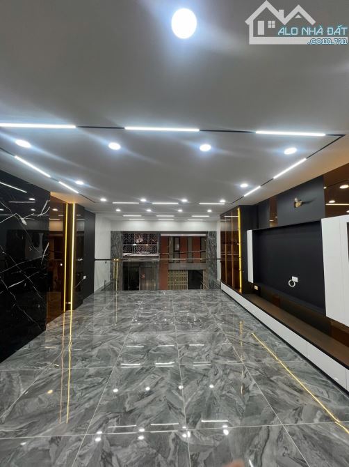 Chính chủ bán nhà 7tầng, thang máy 68m,ôtô vào nhà, ở sướng, kinh doanh đỉnh cao, Lĩnh Nam