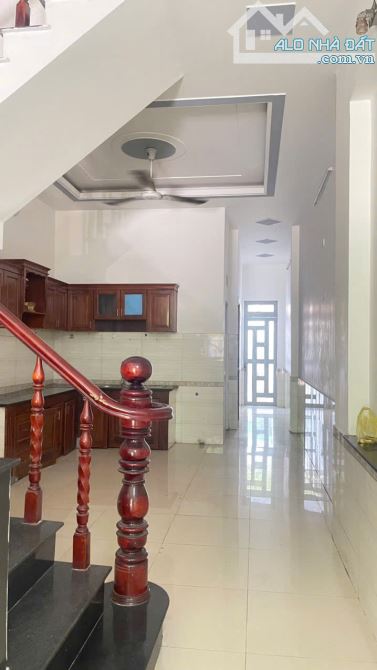 Bán nhà 1T1L 4x28m hoàn công, mặt tiền Nguyễn Hữu Cảnh p.Đông Hòa, đang thuê 9tr/th - 9