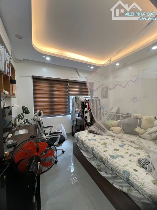 Cần Tiền Bán Gấp Nhà 5T 42M Vĩnh Hưng- HM, Lô Góc Sát Phố- Ngõ Ô Tô 5 Tạ- Nhỉnh 8 Tỷ(TL) - 9