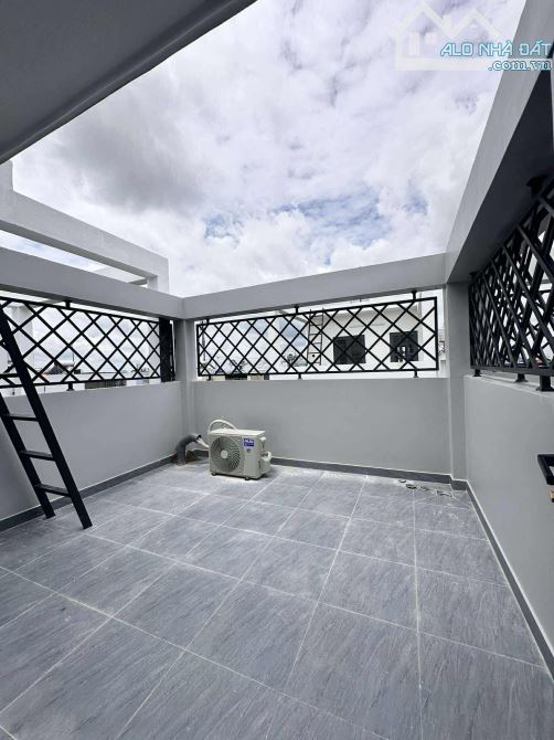 NHÀ MỚI Ở NGAY - HẺM 8M , 68M2 5 TẦNG SỔ VUÔNG ĐẸP - 9