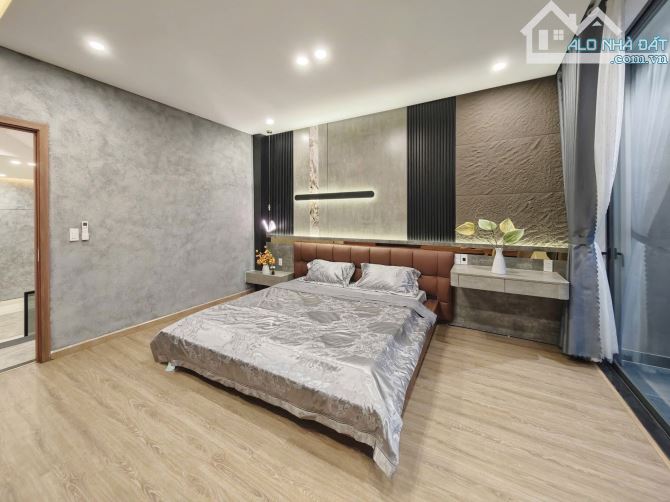 Nhà 3 tầng mặt tiền Trần Kim Xuyến Full Nội Thất - cách cầu Nguyễn Tri Phương khoảng 300m - 9