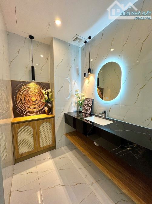 Bán căn 4 tầng sân cổng độc lập cực đẹp ô tô đỗ ở Đông Khê, Ngô Quyền. - 9