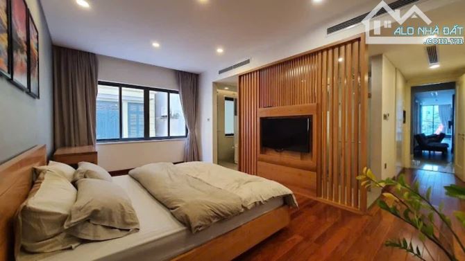 Bán nhà mặt Từ Hoa - Tây Hồ, 373 m2, mt 12m, giá RẺ: 320 tỷ