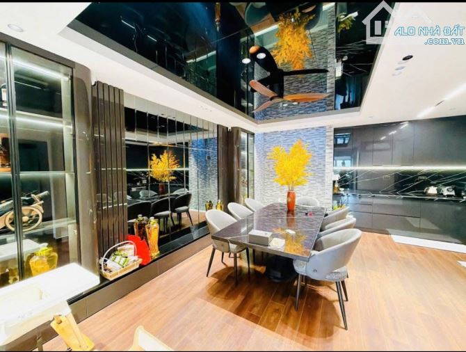 Liền Kề Ngõ 38 Xuân La, Tây Hồ, Ô Tô Đỗ Cửa, KD Văn Phòng, 3 Phút Ra Hồ Tây, 90m2, 29,9 tỷ