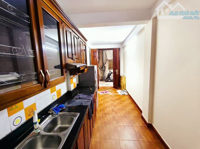 CỰC HIÊM-NHÀ LÒ ĐÚC 4PN NHỎ XINH 18M2, SÁT OTO, GẦN PHỐ CHỈ 4,55TỶ VỀ Ở NGAY