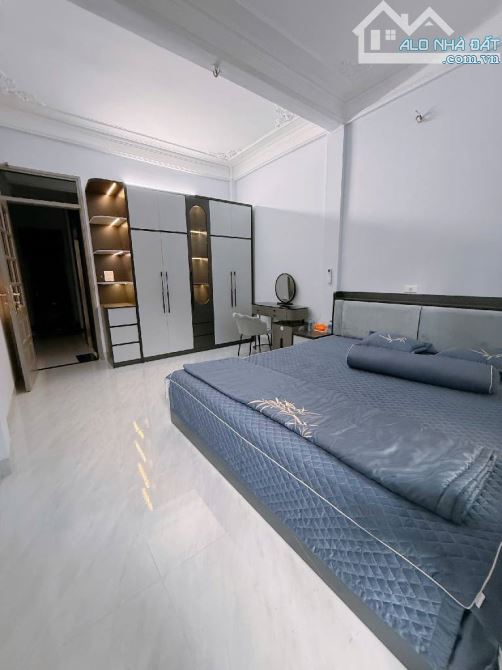 BÁN NHÀ KIM ĐỒNG GIÁP BÁT Ô TÔ QUA NHÀ 10M RA Ô TÔ ĐỖ TRÁNH 50M 5 TẦNG THANG MÁY