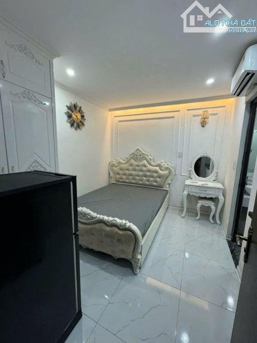 BÁN NHÀ QUAN HOA CẦU GIẤY DT 130M 7 TẦNG 30P CHO THUÊ DOANH THU ~2 TỶ/NĂM GIÁ CHỈ 40 TỶ