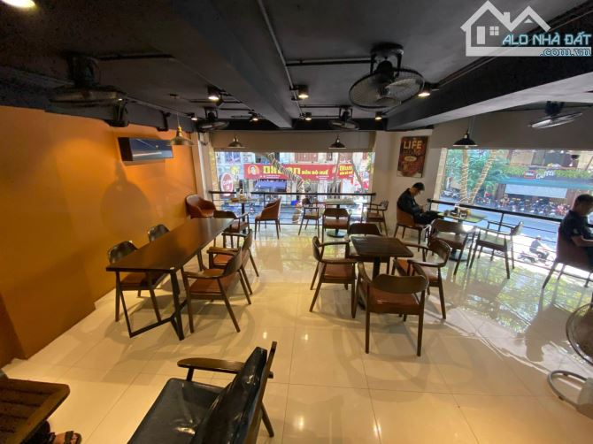 Siêu Phẩm Hàm Cá Mập Mặt Hồ Tây lô Góc 3 Mặt Phố 4 Tầng 340M2 330 Tỷ