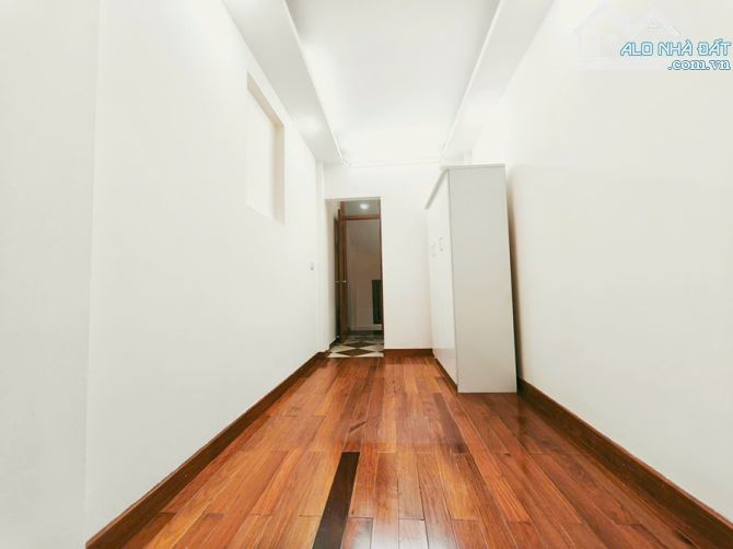 CỰC HIÊM-NHÀ LÒ ĐÚC 4PN NHỎ XINH 18M2, SÁT OTO, GẦN PHỐ CHỈ 4,55TỶ VỀ Ở NGAY