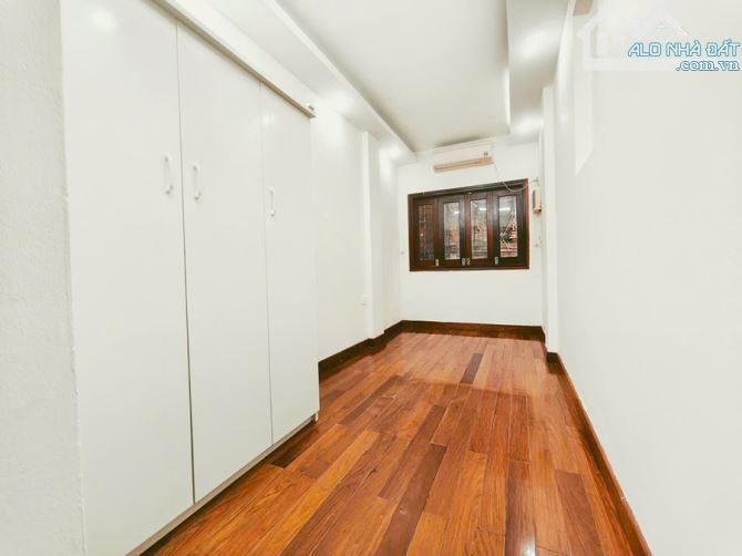 CỰC HIÊM-NHÀ LÒ ĐÚC 4PN NHỎ XINH 18M2, SÁT OTO, GẦN PHỐ CHỈ 4,55TỶ VỀ Ở NGAY