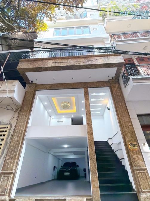 Bán toàn nhà văn phòng khu phân lô Lạc Trung 70m2, 8T thang máy, mặt tiền 5.4m giá 29.8 tỷ