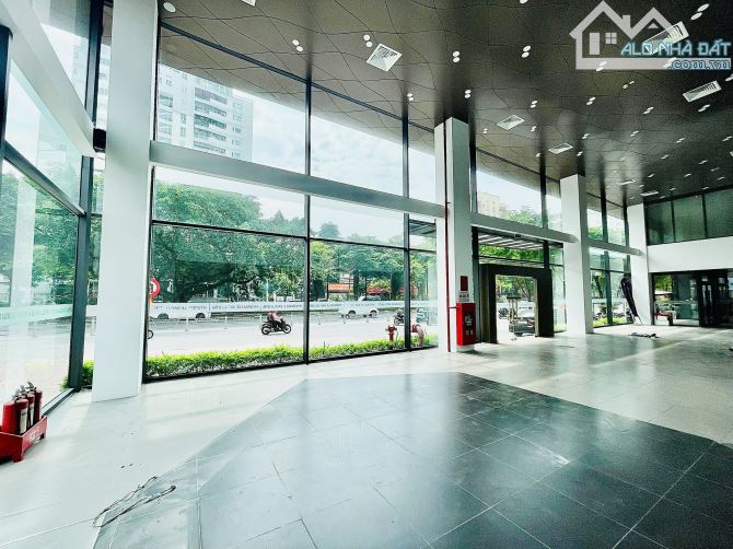 CHO THUÊ MẶT BẰNG KINH DOANH ĐỆP 460M2 - 1
