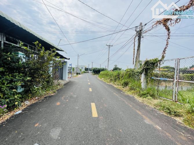 🏡 Bán Đất Lô Góc Mặt Tiền Nguyễn Hữu Huân, TT Đất Đỏ, 251m² - Giá 2,6 Tỷ