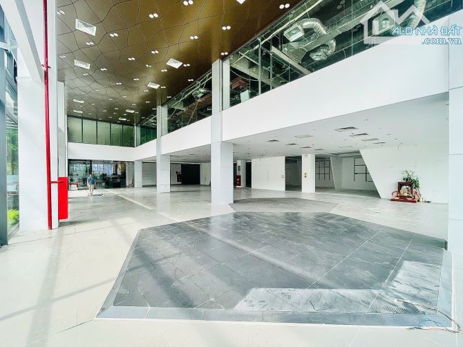 CHO THUÊ MẶT BẰNG KINH DOANH ĐỆP 460M2 - 2