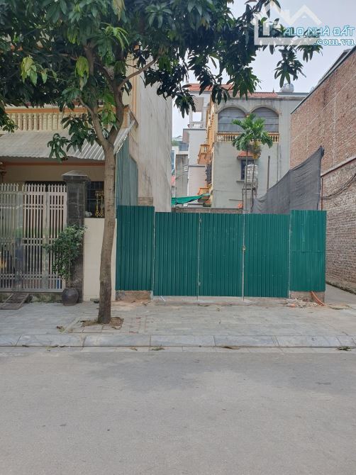 BÁN GẤP ĐẤT PHÂN LÔ VỈA HÈ 2 THOÁNG TRƯỚC SAU LẠC LONG QUÂN TÂY HỒ DT 100M MT 5M 45 TỶ