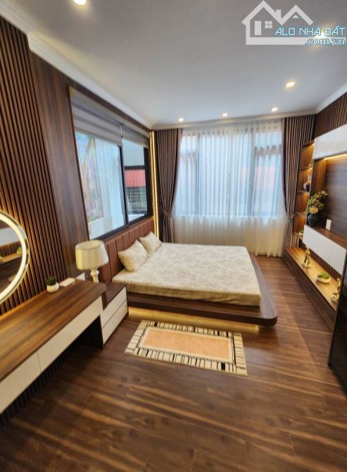 GÀ ĐẺ TRỨNG VÀNG TÒA CĂN HỘ DÒNG TIỀN 100TR/TH,ĐƯỜNG NGUYỄN TRÃI 70M2,MT 9M,7TẦNG 15,9TỶ.