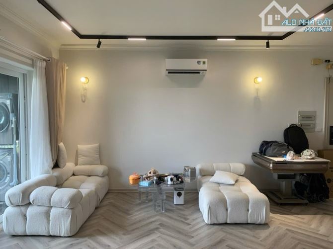 Bán Chung Cư Vườn Đào Lạc Long Quân DT 98m 2PN Full NT đẹp SĐCC Giá 7,5 tỷ ở luôn