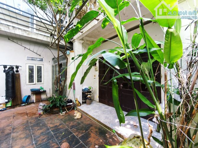 Bán gấp nhà Hai Bà Trưng 77m sổ đỏ riêng 2 thoáng chỉ 9.9 tỷ - 10m ra ô tô tránh