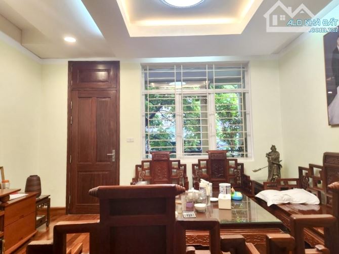 Ngõ ô tô Đặng Tiến Đông, sát phố, kinh doanh, KCBT, ô tô vào nhà, 2 thoáng, 56m*5T