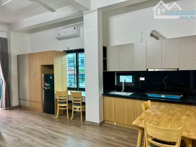 BÁN NHÀ DÒNG TIỀN LÔ GÓC NGÕ Ô TÔ PHỐ THÀNH THÁI CẦU GIẤY DT 130M 7 TẦNG 50 TỶ