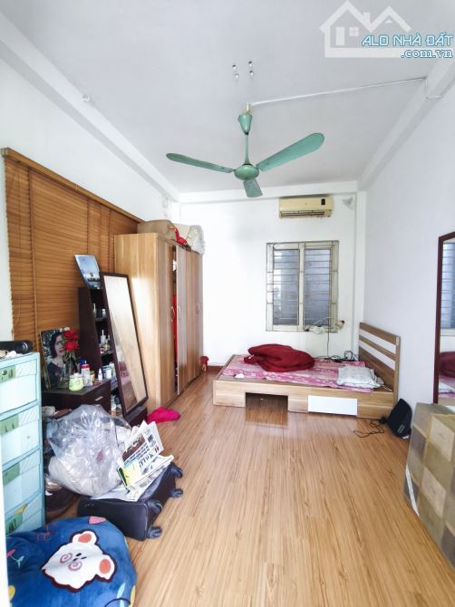 Bán gấp nhà Hai Bà Trưng 77m sổ đỏ riêng 2 thoáng chỉ 9.9 tỷ - 10m ra ô tô tránh