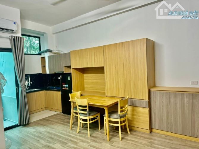 BÁN NHÀ DÒNG TIỀN LÔ GÓC NGÕ Ô TÔ PHỐ THÀNH THÁI CẦU GIẤY DT 130M 7 TẦNG 50 TỶ