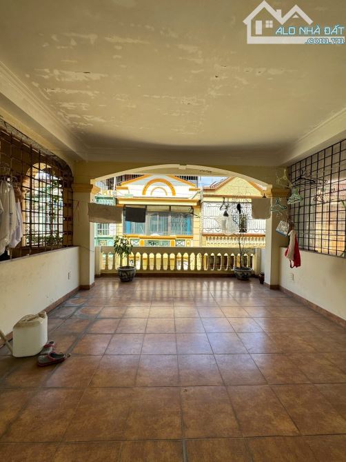 BÁN GẤP NHÀ LIỀN KỀ KĐT ĐỊNH CÔNG. 80M2 - 5 TẦNG. GARA Ô TÔ. KINH DOANH.