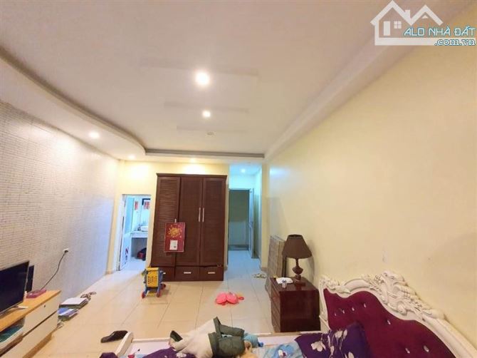 CỰC GẤP! GIẢM GIÁ SỐC NHÀ NGUYỄN ĐỨC CẢNH NHÀ DÂN XÂY- Ô TÔ ĐỖ CỬA -40M X 4 TẦNG - 7.3 TỶ