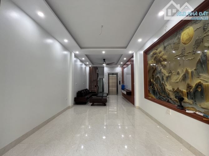 bán nhà xây mới, 50m2 x5T, thang máy lên tận nóc, 20m ra phố, ngõ rộng, 12.5 tỷ