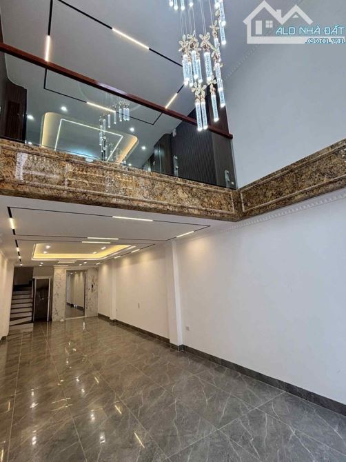 NÓNG SỐT! ĐỊNH CÔNG THƯỢNG 45M X 6T THANG MÁY VỪA Ở VỪA KD CHỈ HƠN 8 TỶ