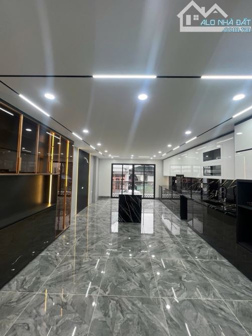 Trần Đại Nghĩa 70m2 5T thang máy, 21 tỷ, ô tô, kinh doanh, 3 thoáng