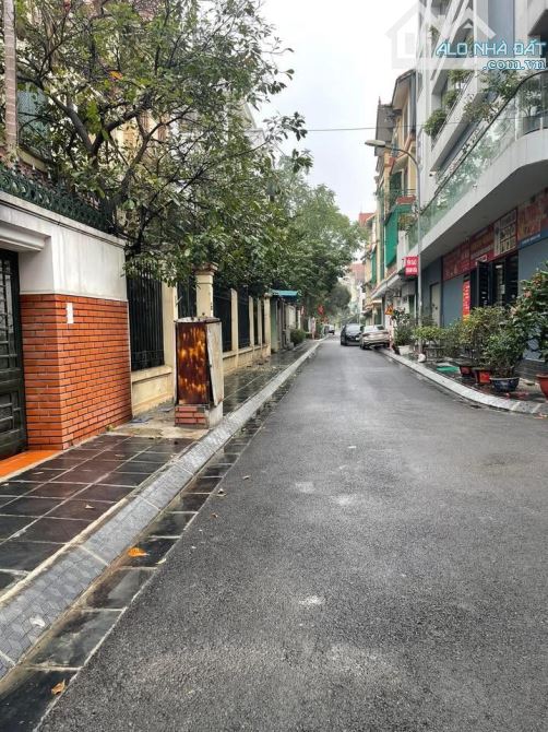 BÁN GẤP NHÀ LIỀN KỀ KĐT ĐỊNH CÔNG. 80M2 - 5 TẦNG. GARA Ô TÔ. KINH DOANH.