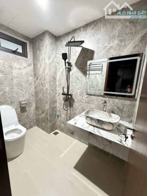 Bán nhà Trần Khát Chân ngã tư Lò Đúc, mới tinh full nội thất, 20m ra ô tô. Giá 10 tỷ