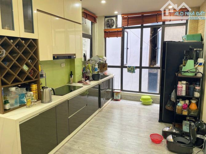 Bán nhà GIANG VĂN MINH, Kim Mã. Cách phố 10m, oto qua, kinh doanh. Hai thoáng trước sau