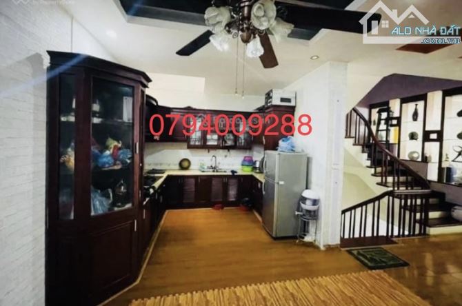 Lô góc! Kim Mã, ô tô tránh, vuông vức, thông, sát phố, kinh doanh, văn phòng đỉnh. 65m2*4T