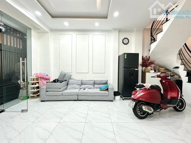 NHÀ ĐẸP 5 TẦNG HẺM NHỰA Ô TÔ TRÁNH - KINH DOANH SIÊU ĐỈNH - HOÀNG VĂN THỤ - 3