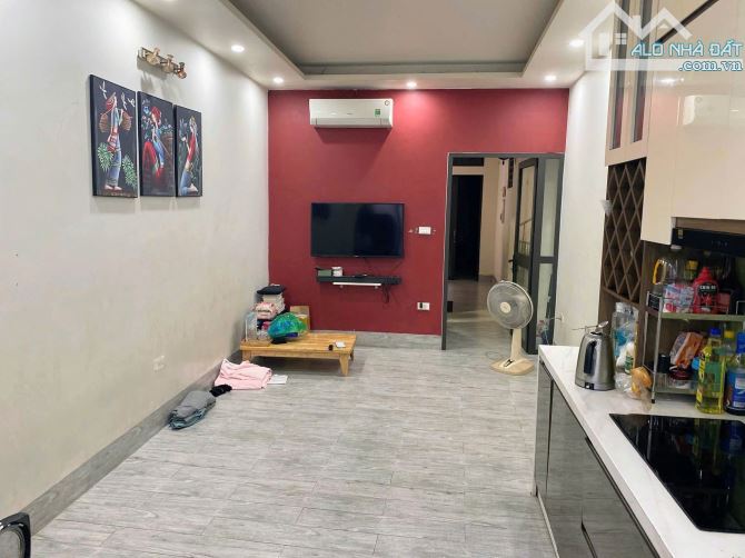 Bán nhà GIANG VĂN MINH, Kim Mã. Cách phố 10m, oto qua, kinh doanh. Hai thoáng trước sau