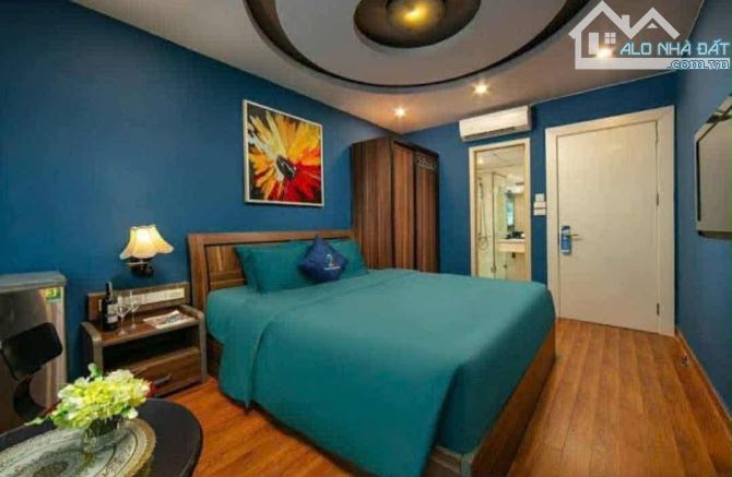 BÁN KHÁCH SẠN MẶT PHỐ TRẦN QUỐC VƯỢNG 140m2x8TxMT 11m - 83 TỶ - LÔ GÓC - DÒNG TIỀN 2 TỶ/N