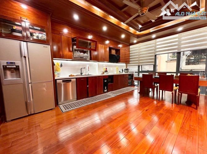 TẶNG 3TỶ NỘI THẤT! Building mặt phố Giáp Nhất, vỉa hè, 9T thang máy, ở+cho thuê 60tr