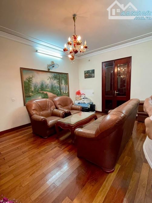 BÁN GẤP NHÀ LIỀN KỀ KĐT ĐỊNH CÔNG. 80M2 - 5 TẦNG. GARA Ô TÔ. KINH DOANH.