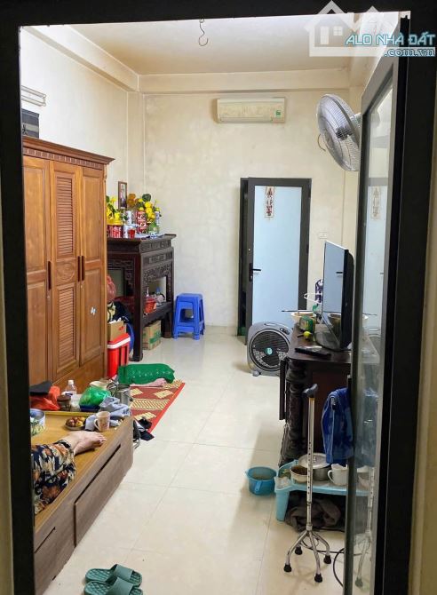 Bán nhà GIANG VĂN MINH, Kim Mã. Cách phố 10m, oto qua, kinh doanh. Hai thoáng trước sau