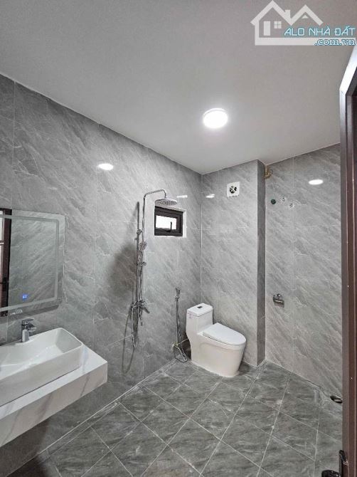 HIẾM Bán nhà Thanh Lân Hoàng Mai - 40m2 - 5 tầng - full đồ - 15m ô tô tránh nhú 7 tỷ