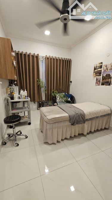 BÁN NHÀ 42.9 TỶ/100 M2. THẢO ĐIỀN. QUẬN 2 - 5