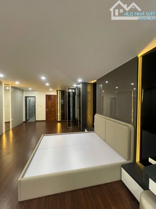 Trần Đại Nghĩa 70m2 5T thang máy, 21 tỷ, ô tô, kinh doanh, 3 thoáng