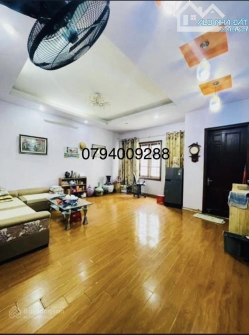 Lô góc! Kim Mã, ô tô tránh, vuông vức, thông, sát phố, kinh doanh, văn phòng đỉnh. 65m2*4T