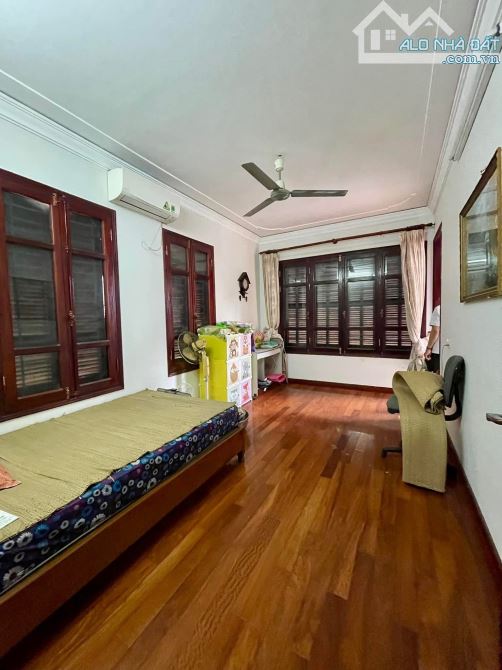 BÁN GẤP NHÀ LIỀN KỀ KĐT ĐỊNH CÔNG. 80M2 - 5 TẦNG. GARA Ô TÔ. KINH DOANH.