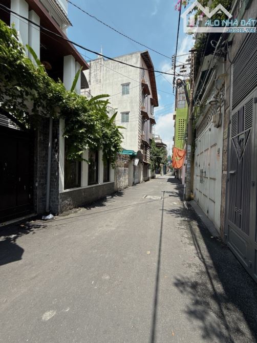 XE HƠI VÔ NHÀ - 5 TẦNG - KHU VIP PHỐ ÁO CƯỚI - TẶNG FULL NỘI THẤT  - 19.x TỈ TL - 9