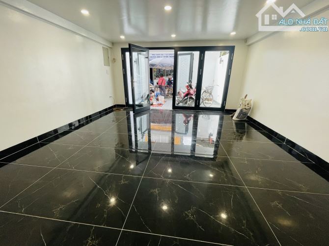 Bán siêu phẩm mặt phố - Hai Bà Trưng - 73m2 x 5 tầng thang máy- Kinh doanh sầm uất